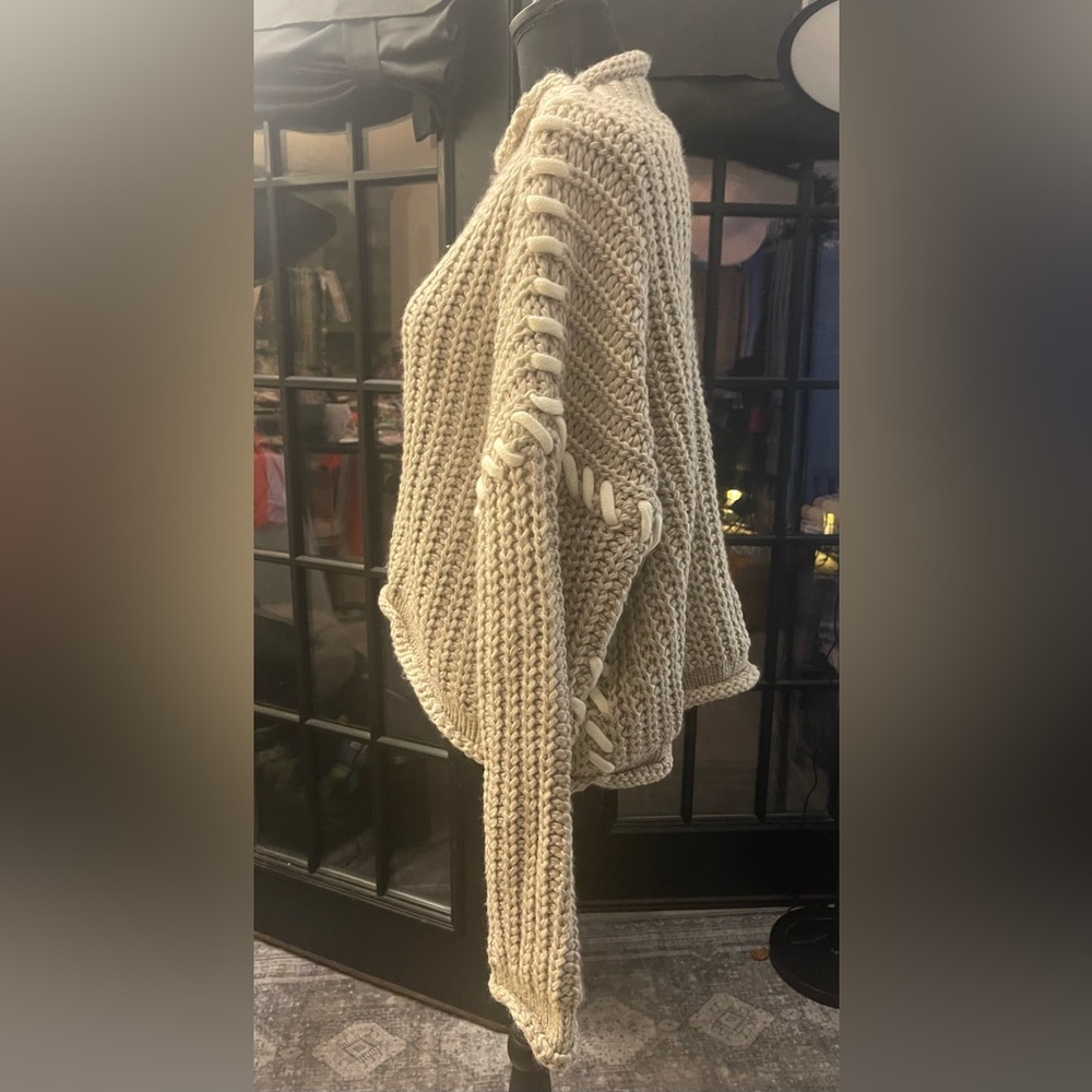 En Saison
NEW Women's Alyza Long-Sleeve Knit Sweater, oversized - Picture 8 of 14